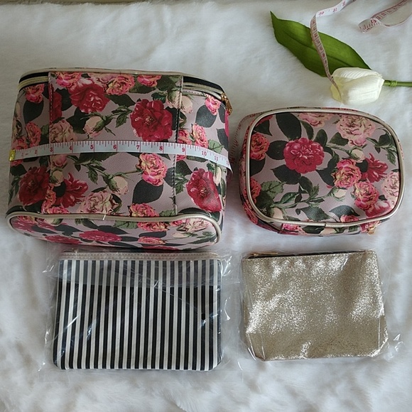 🌺4 PC COSMETIC BAGS BRAND NEW NO TAGS. - Picture 3 of 6